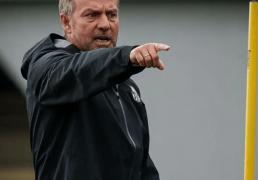 巴萨正式批准，超巨(jù)离队！主帅钦点1.2亿强援，挖角欧冠豪门，米蘭(lán)笑了(le)