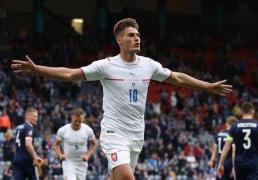 鲁本索萨預(yù)测阿(ā)隆索有机会拿(ná)到欧冠冠军，希克适合利物浦