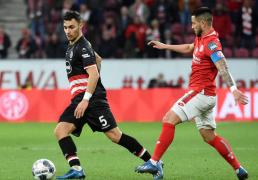 1999诺坎普奇迹！曼(màn)联补时雙(shuāng)殺(shā)拜仁，太炸裂！