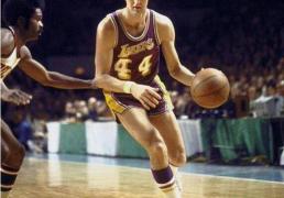 MVP之争：常(cháng)规赛MVP与总决赛MVP，谁的含金量更胜一筹？