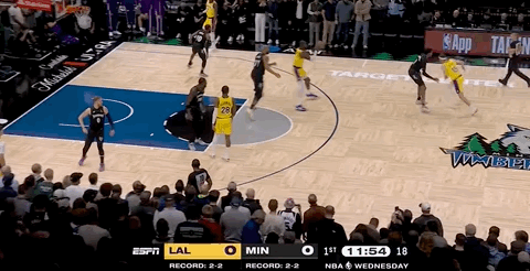 湖(hú)人絕(jué)殺(shā)！裡(lǐ)夫斯压哨絕(jué)殺(shā)！排队给拉拉维亚道歉...