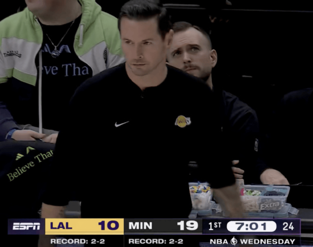 湖(hú)人絕(jué)殺(shā)！裡(lǐ)夫斯压哨絕(jué)殺(shā)！排队给拉拉维亚道歉...