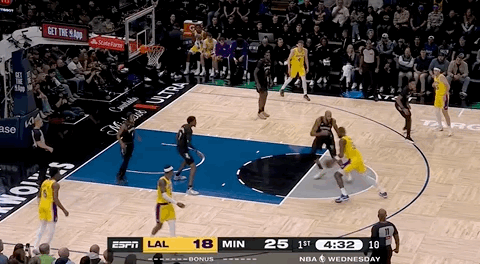 湖(hú)人絕(jué)殺(shā)！裡(lǐ)夫斯压哨絕(jué)殺(shā)！排队给拉拉维亚道歉...