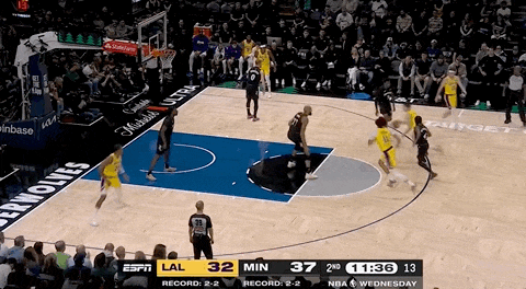 湖(hú)人絕(jué)殺(shā)！裡(lǐ)夫斯压哨絕(jué)殺(shā)！排队给拉拉维亚道歉...