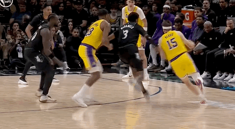 湖(hú)人絕(jué)殺(shā)！裡(lǐ)夫斯压哨絕(jué)殺(shā)！排队给拉拉维亚道歉...