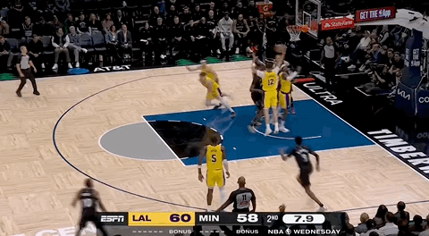 湖(hú)人絕(jué)殺(shā)！裡(lǐ)夫斯压哨絕(jué)殺(shā)！排队给拉拉维亚道歉...