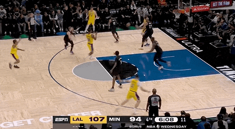 湖(hú)人絕(jué)殺(shā)！裡(lǐ)夫斯压哨絕(jué)殺(shā)！排队给拉拉维亚道歉...