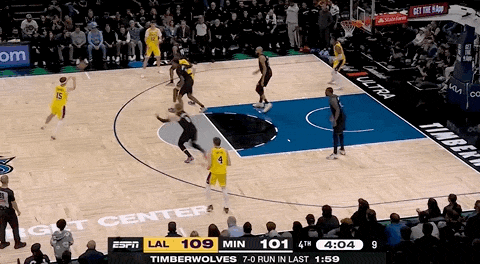 湖(hú)人絕(jué)殺(shā)！裡(lǐ)夫斯压哨絕(jué)殺(shā)！排队给拉拉维亚道歉...