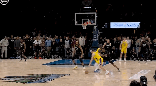 湖(hú)人絕(jué)殺(shā)！裡(lǐ)夫斯压哨絕(jué)殺(shā)！排队给拉拉维亚道歉...