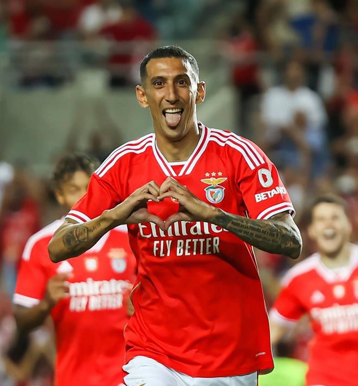 欧冠(guān)助攻榜出炉:欧冠(guān)助攻之王(wáng)竟是他?力压梅罗,曼(màn)联传奇霸榜!