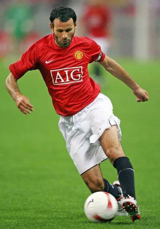 欧冠(guān)助攻榜出炉:欧冠(guān)助攻之王(wáng)竟是他?力压梅罗,曼(màn)联传奇霸榜!