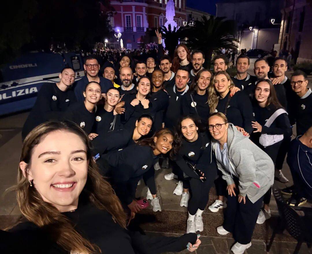 瓦(wǎ)基弗银行女排 新赛季冲歐(ōu)冠(guān)決(jué)赛 主(zhǔ)帅:很幸运能拥有博斯科维奇