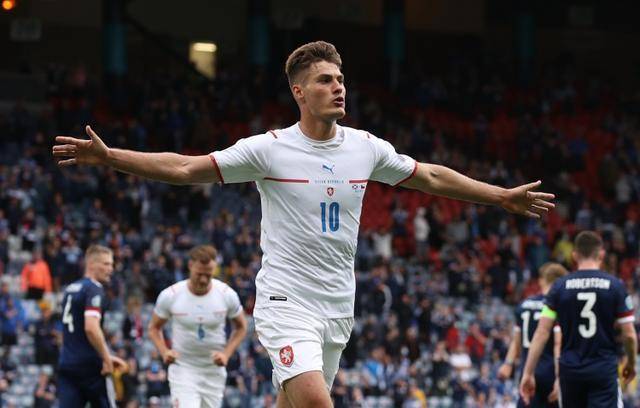 鲁本索萨預(yù)测阿(ā)隆索有机会拿(ná)到欧冠冠军，希克适合利物浦