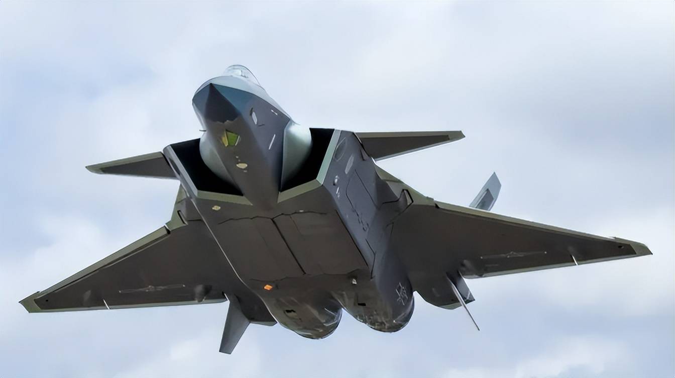 邊(biān)求和邊(biān)挑事?日本无视警告,硬去南海(hǎi)捣乱!微(wēi)妙关头,解放军一点不惯着,轰炸机群已(yǐ)起飞