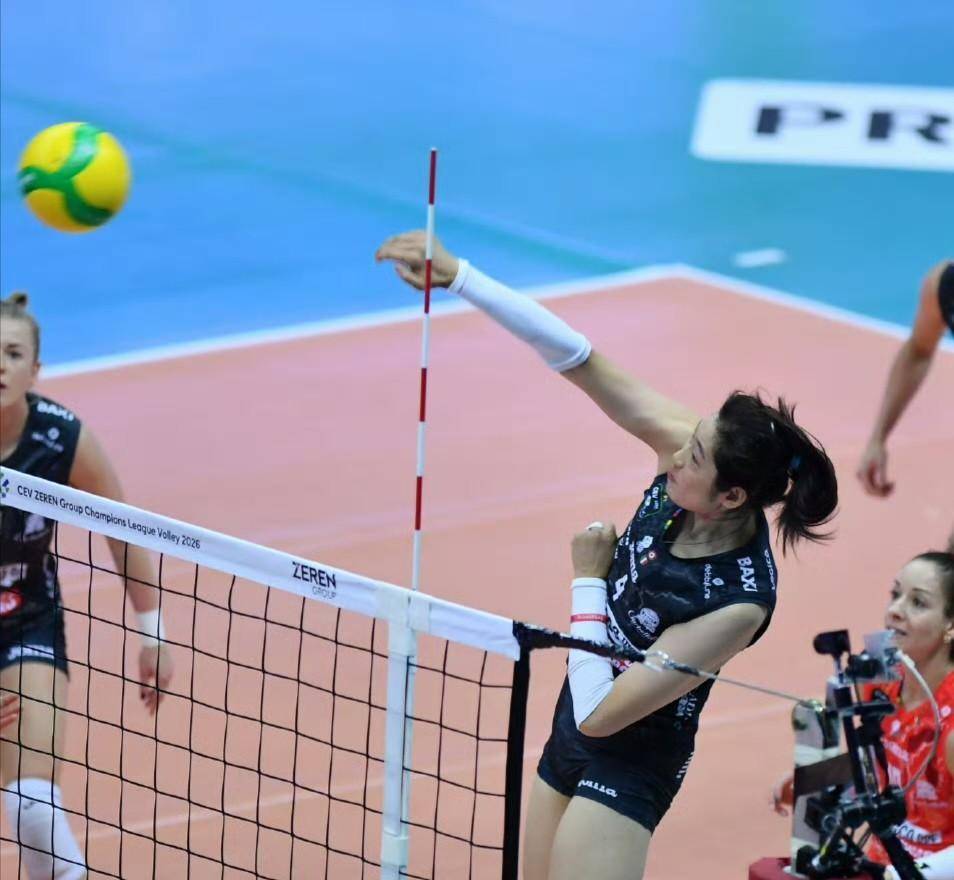 欧冠官网报道(dào)!科内史最险勝(shèng)澤(zé)仁