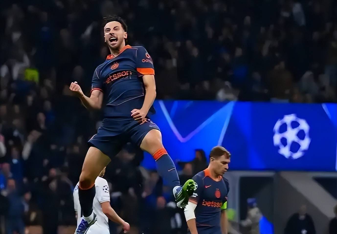 国米欧冠4连胜狂揽840万奖金！赢球却藏2大难题，齐沃遭质疑(yí)，3500万中场恐离队